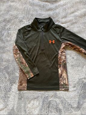 Under Armour Boys Forest Green 1/4 Zip Camo Panels and Hunter Orange Logo Size 5